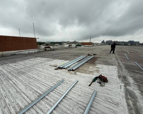 雲林斗六太陽能模板組支架, 雲林斗六太陽能烤漆浪板, 雲林斗六浪板工程, 雲林斗六鋼構搭建, 雲林斗六烤漆浪板搭建, 雲林斗六頂樓加蓋, 雲林斗六頂樓搭鐵皮, 雲林斗六客製化鐵皮屋新建工程, 雲林斗六鐵皮屋搭建